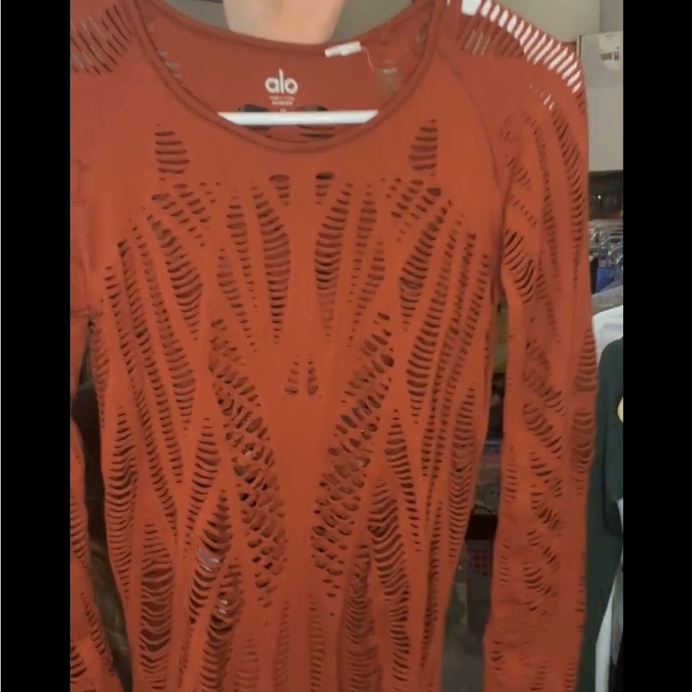 ALO Yoga LS Rust Wanderer Stretch Seamless Cutout Top Size Medium - Picture 12 of 14